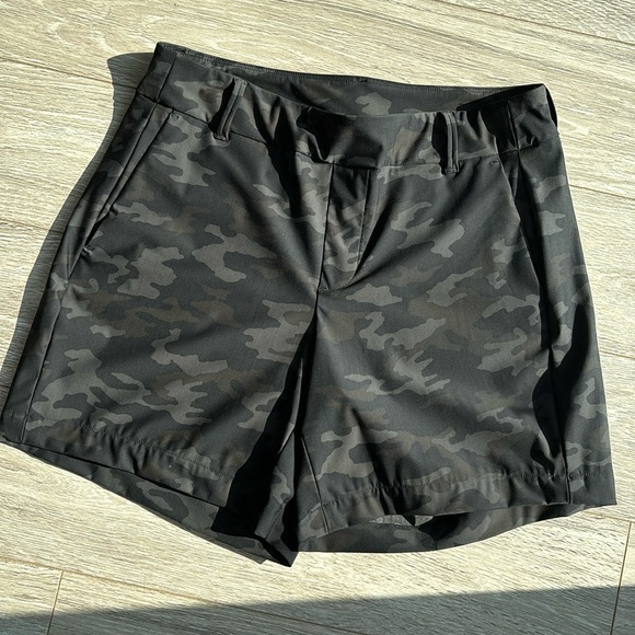 Spanx stretchy pull on shorts - Picture 1 of 4